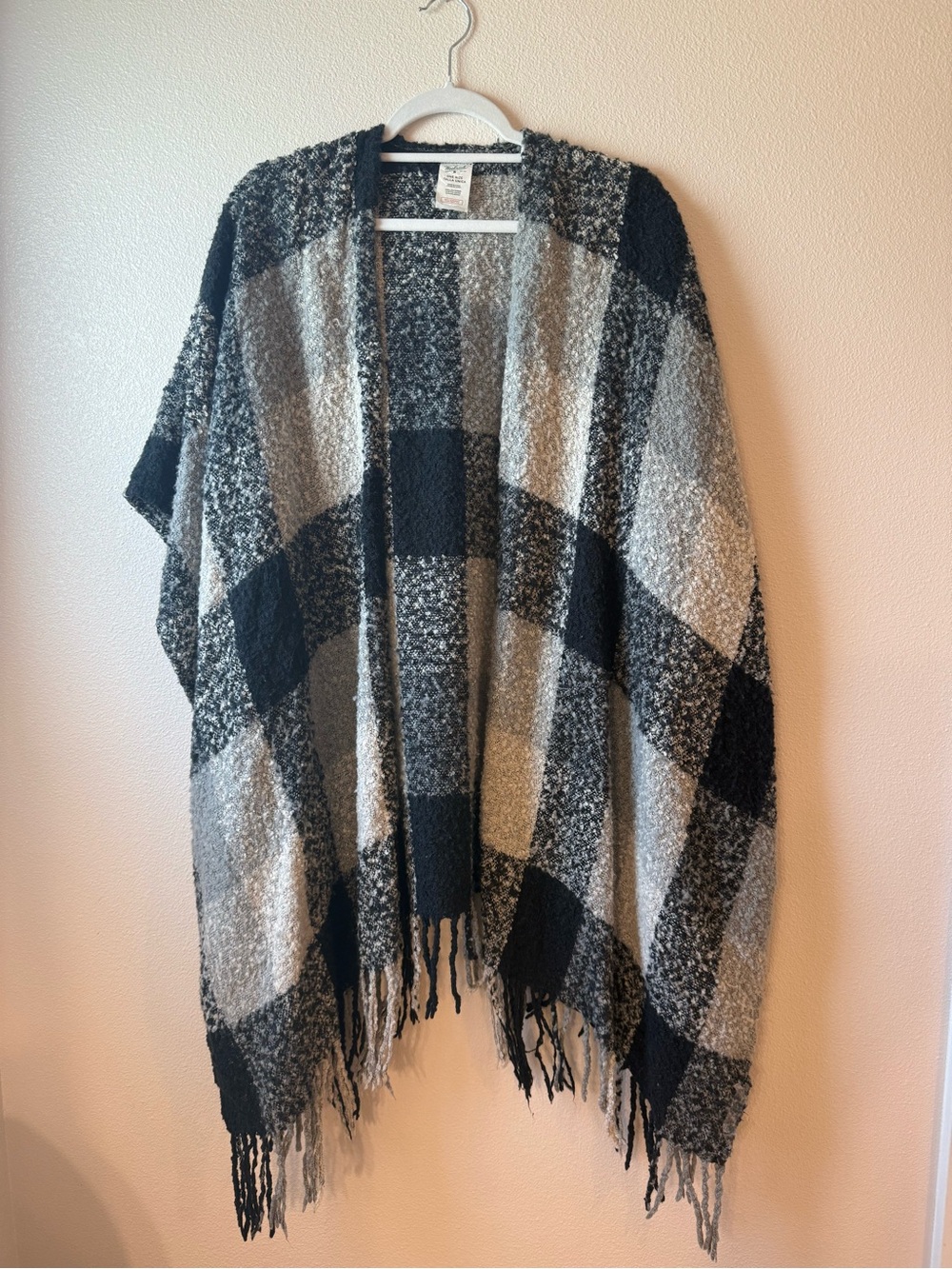 Cozy Plaid Fringe Open-Front Sweater Wrap - Black & Gray
